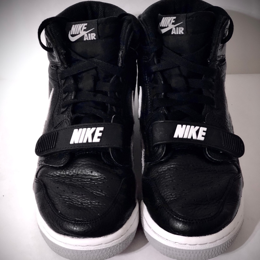 Used Kids - Jordans - size 7